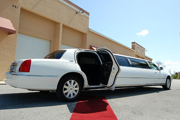 El Paso White Lincoln Stretch Limo